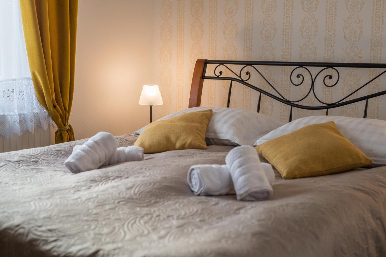קארנאץ Tri Mudraca Inn מראה חיצוני תמונה