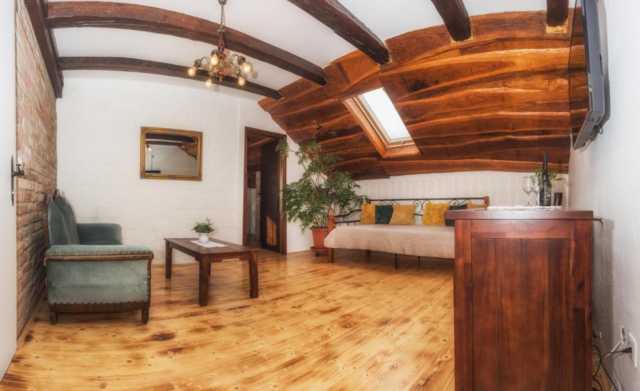 קארנאץ Tri Mudraca Inn מראה חיצוני תמונה