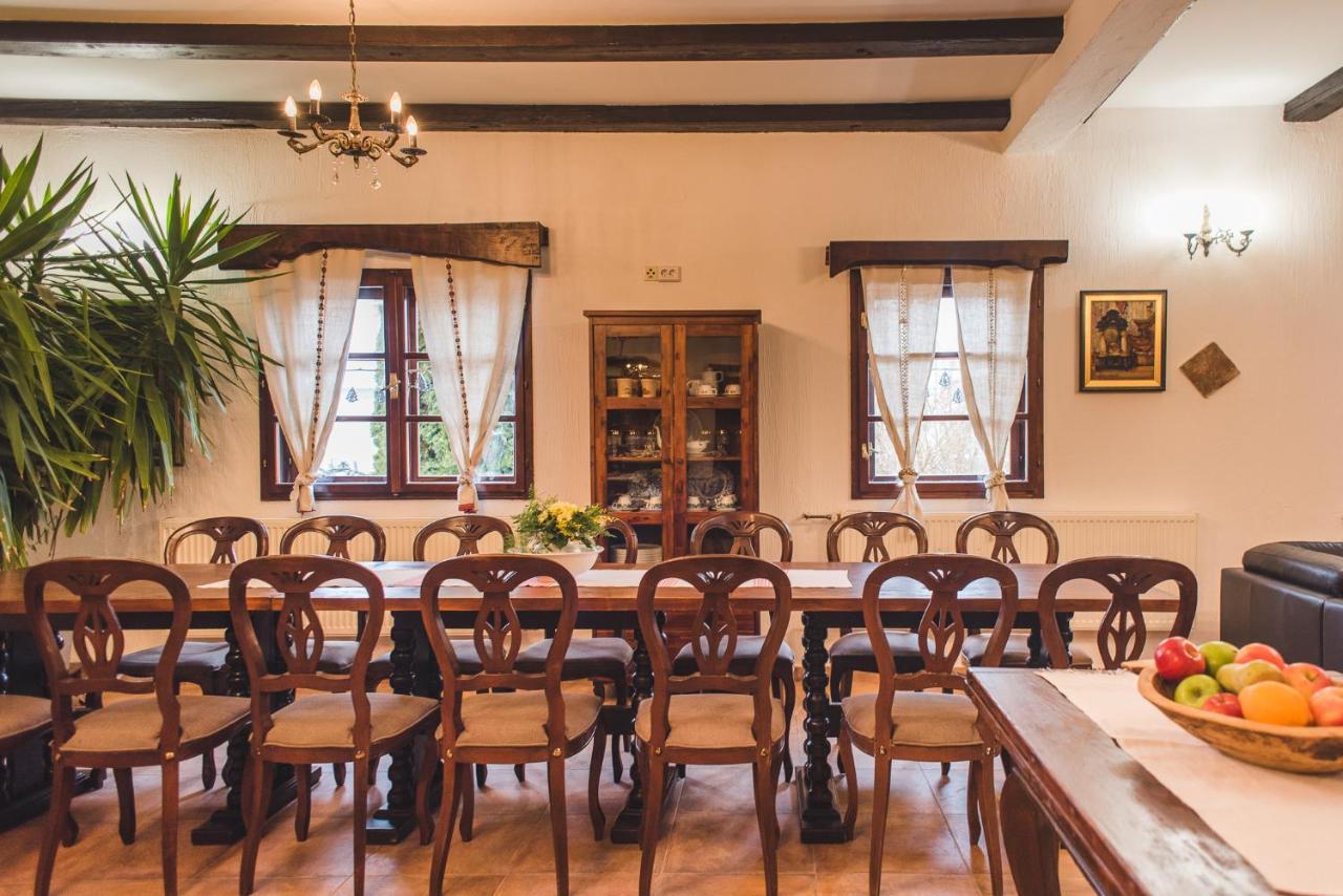 קארנאץ Tri Mudraca Inn מראה חיצוני תמונה