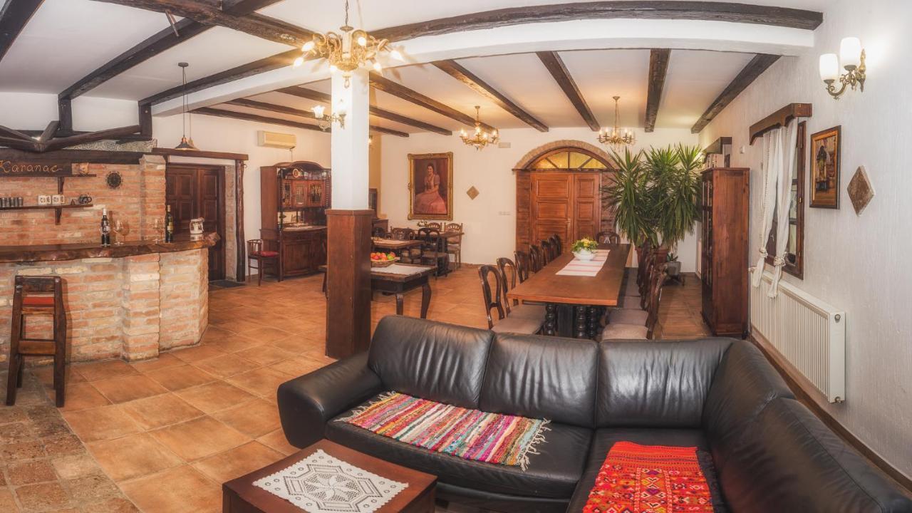 קארנאץ Tri Mudraca Inn מראה חיצוני תמונה